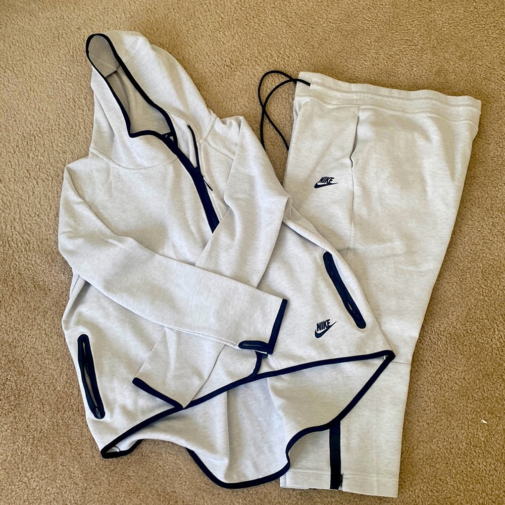 Gently Used NIKE Set